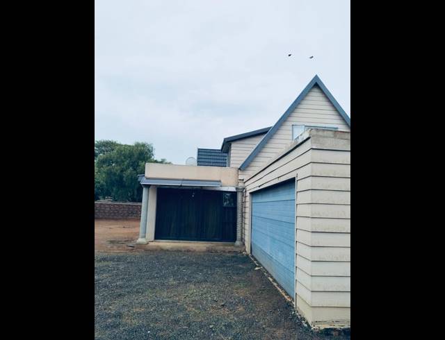 3 BEDROOM HOUSE FOR SALE IN CRYSTAL PARK